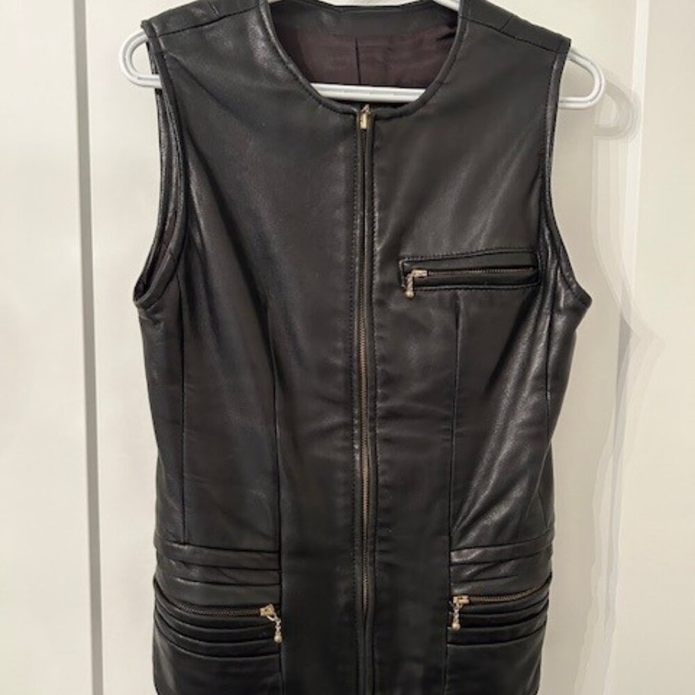 Ladies leather vest with zipper - Size 8